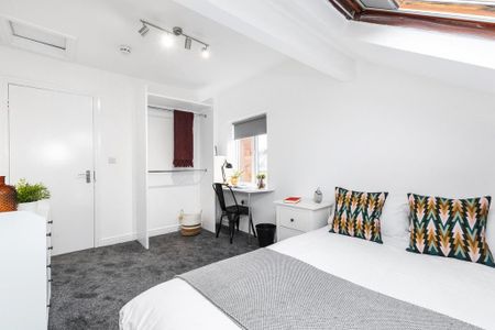 3 bedroom flat to rent - Photo 3