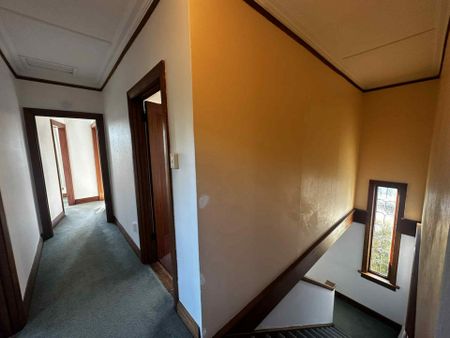 Spacious and sunny in St Clair! - Photo 2