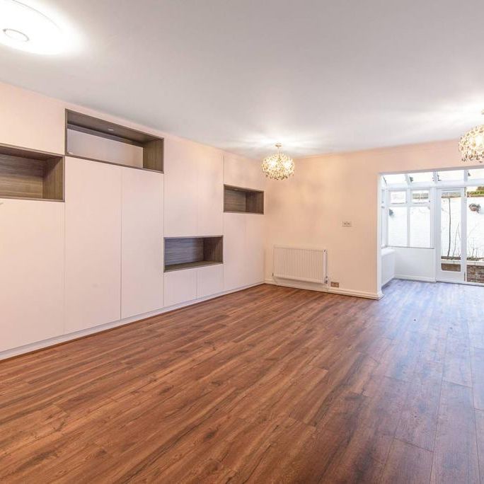 5 bedroom semi-detached house to rent - Photo 1