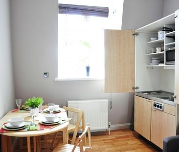 Nice Studio Notting Hill! Bills included! £345 PW - Photo 1