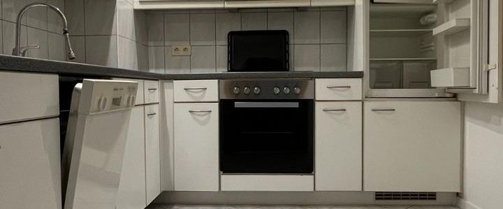 Zweiraum-Appartement mit Top-Anbindung und Einbauküche - Foto 1