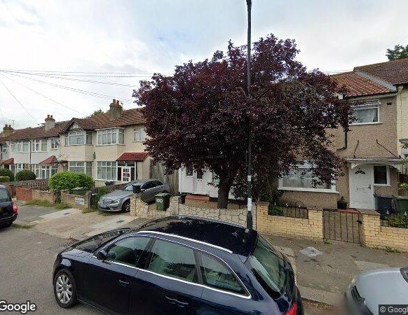 4 Bed Semi-Detached House, London, SW16 - Photo 1