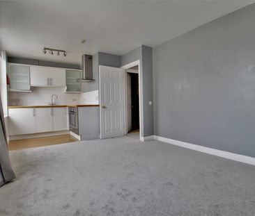 Brunswick Square, Gloucester - Photo 3