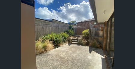 FRANKSTON HIGH SCHOOL ZONE - Photo 3