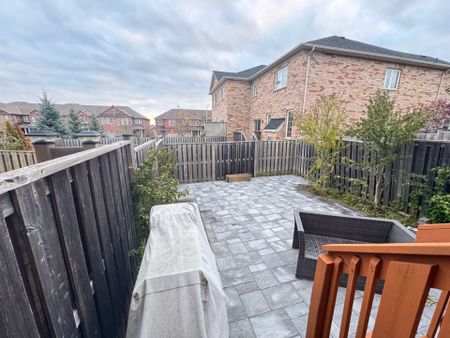 For Lease - 68 Hawkes Drive, Richmond Hill, Ontario - Photo 4