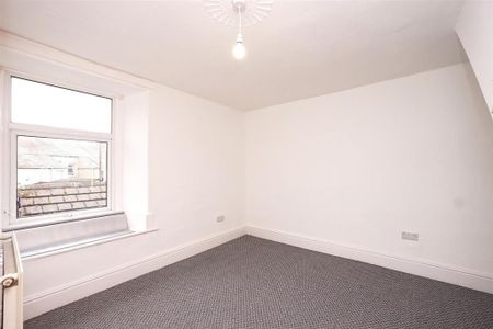 4 bedroom terraced house to rent - Photo 3