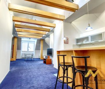 Pronájem podkrovního apartmánu 1+kk o rozloze 98 m - Photo 1
