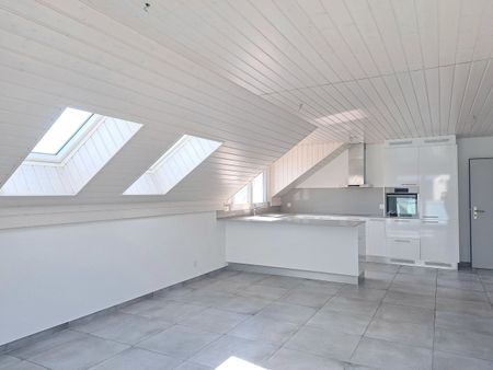 COLLÈGE 22, 3.5-room attic apartment - Photo 2