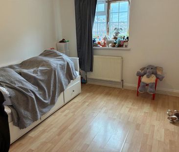 3 bedroom apartment to rent - Photo 4