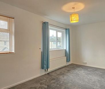 2 bedroom end of terrace house to rent - Photo 3