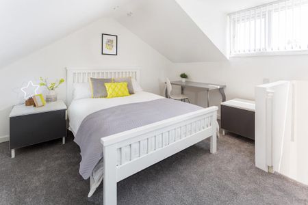 4 bedroom terraced house to rent - Photo 5