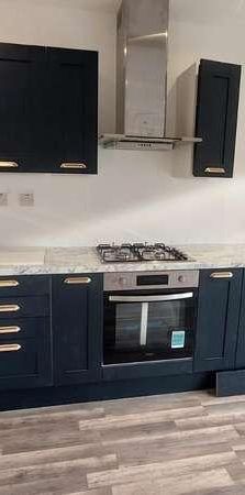 Woodford Green, IG8 - Photo 1