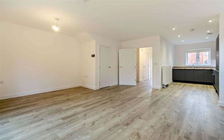 A four bedroom detached family home with a garage and garden - Photo 3