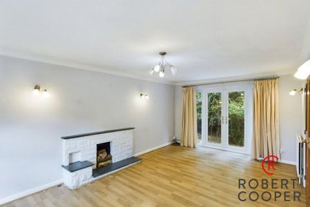 4 bedroom detached house to rent - Photo 4