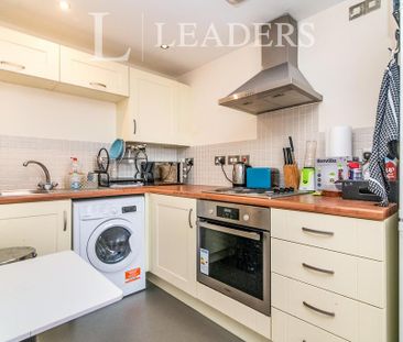 2 bedroom flat to rent - Photo 3