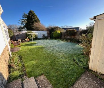 3 bedroom detached bungalow to rent - Photo 1