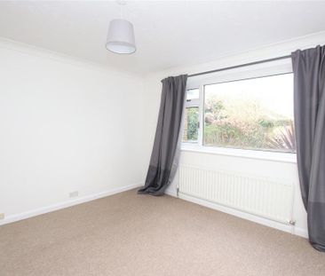 2 bedroom detached bungalow to rent - Photo 2