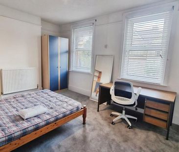 4 bedroom terraced house to rent - Photo 2