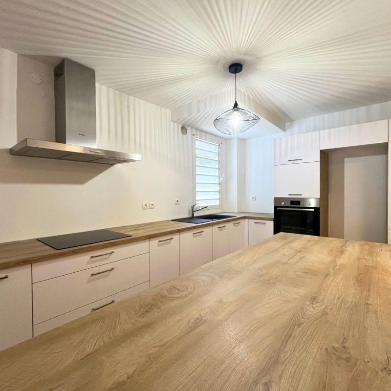 Location Appartement 3 pièces 72m² ST DENIS 97400 - Photo 1