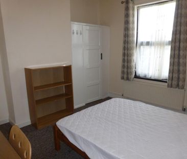 3 bedroom terraced house to rent - Photo 6