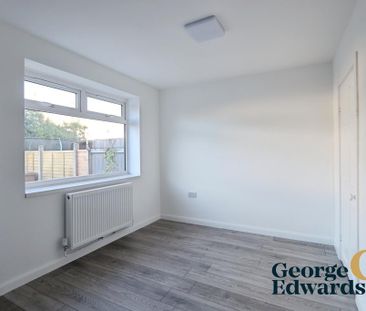 2 bedroom terraced house to rent - Photo 2