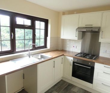 2 bedroom maisonette to rent - Photo 2