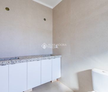 Casa com 3 quartos e 195m² para alugar em Jardim Itu, Porto Alegre. - Photo 1