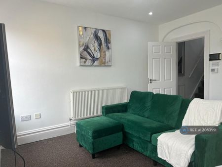 4 bedroom maisonette to rent - Photo 3