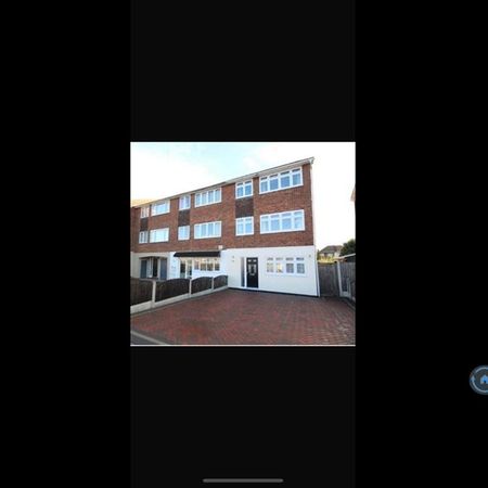 1 bedroom in a house share to rent - Photo 4