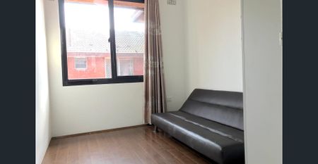 Modern 3 Bedroom Unit in Prime Location! - Photo 3