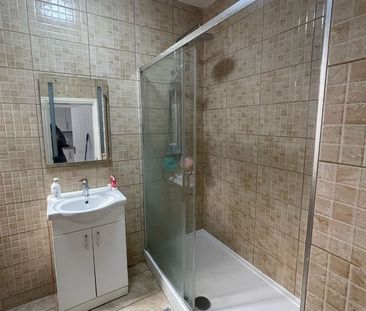 Room in a Shared House, Quadrant Road, CR7 - Photo 2