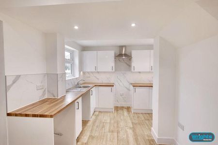 2 bedroom terraced house to rent - Photo 4