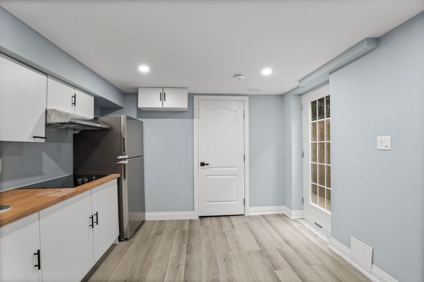 For Lease - 1527 Chiddingstone Circle Unit# (Unit B), Mississauga, Ontario - Photo 1