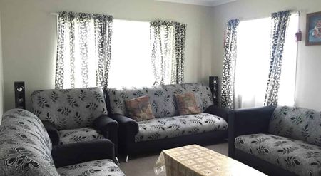 GREAT EXTENDED FAMILY LIVING - Photo 2