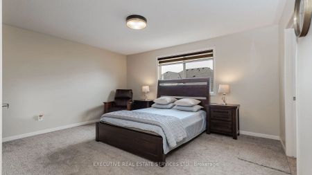 Detached Home For Lease | W9253315 - Photo 5