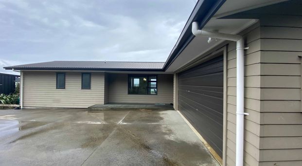 Modern Family Living at the Bay - Photo 1