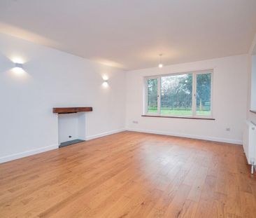 3 bedroom detached bungalow to rent - Photo 2