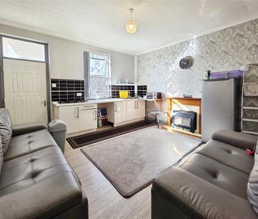 4 bedroom terraced house to rent - Photo 2