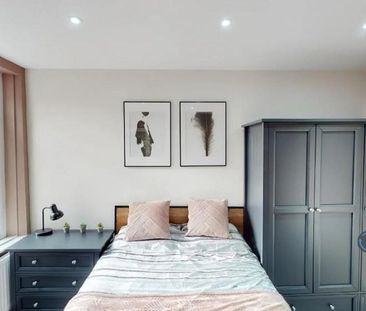 1 bedroom in a house share to rent - Photo 2