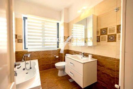 Statiunea Mamaia - Apartament 2 camere Cu vedere partiala la Mare si Lac - Fotografie 3