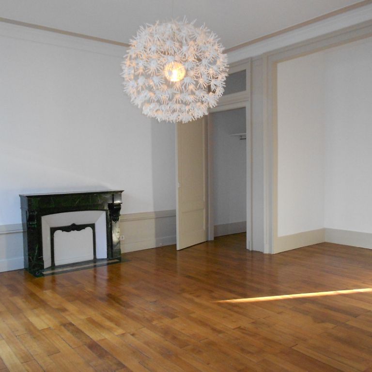 Location Appartement 4 pièces 148m² BESANCON 25000 - Photo 1