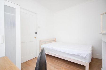 4 bedroom terraced house to rent - Photo 3