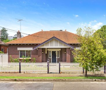 CHARMING & PERFECTLY LOCATED ONLY MOMENTS TO STATION, WESTFIELD, ML... - Photo 4