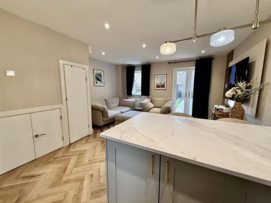 Christmas Place, The Staiths, Gateshead - Photo 1