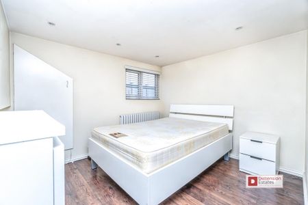 1 bedroom in a house share to rent - Photo 2