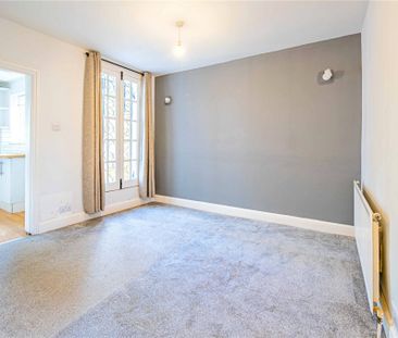 3 bed Terraced House for rent - Photo 1