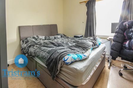 4 bed Detached House for Rent - Photo 4