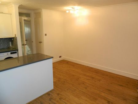 1 bedroom ground floor maisonette to rent - Photo 5