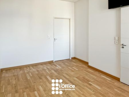 Location Appartement 2 pièces 46m² LES SABLES D OLONNE 85100 - Photo 2