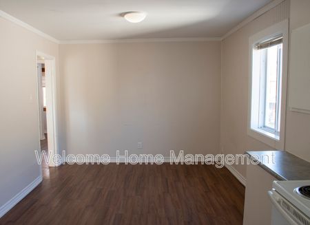 $1,995 / 2 br / 1 ba / Roomy and Welcoming Home in Hamilton - Photo 2